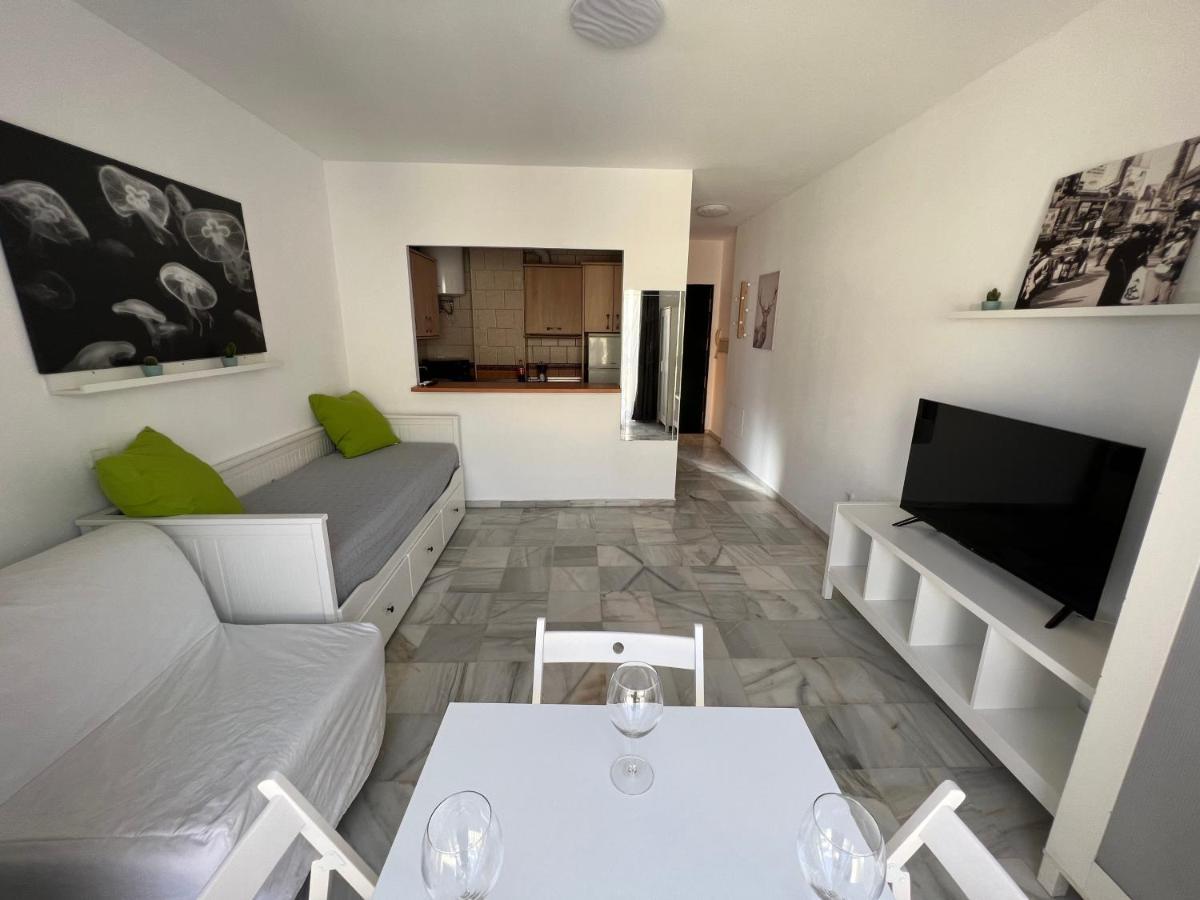 Genuar Apartments Malaga Center 3 Exteriör bild